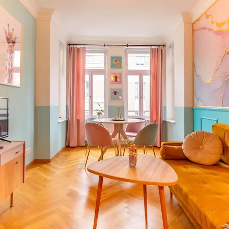 Colorful, Working Place, Netflix, Sight Seeing