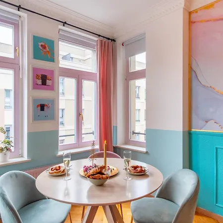 Colorful, Working Place, Netflix, Sight Seeing