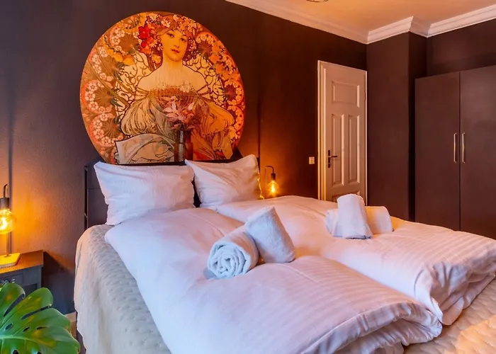 Appartement Colorful, Working Place, Netflix, Sight Seeing *