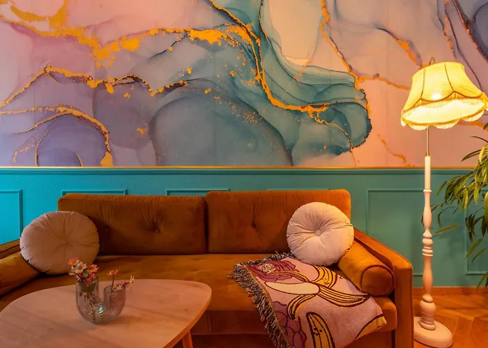 Appartement Colorful, Working Place, Netflix, Sight Seeing Leipzig