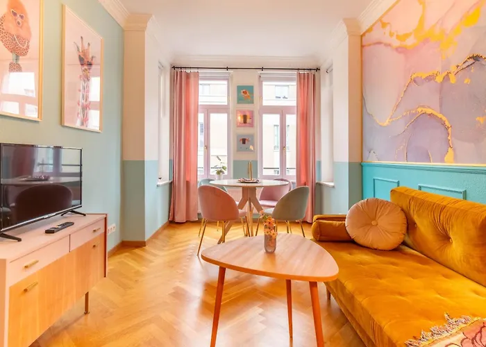 Colorful, Working Place, Netflix, Sight Seeing